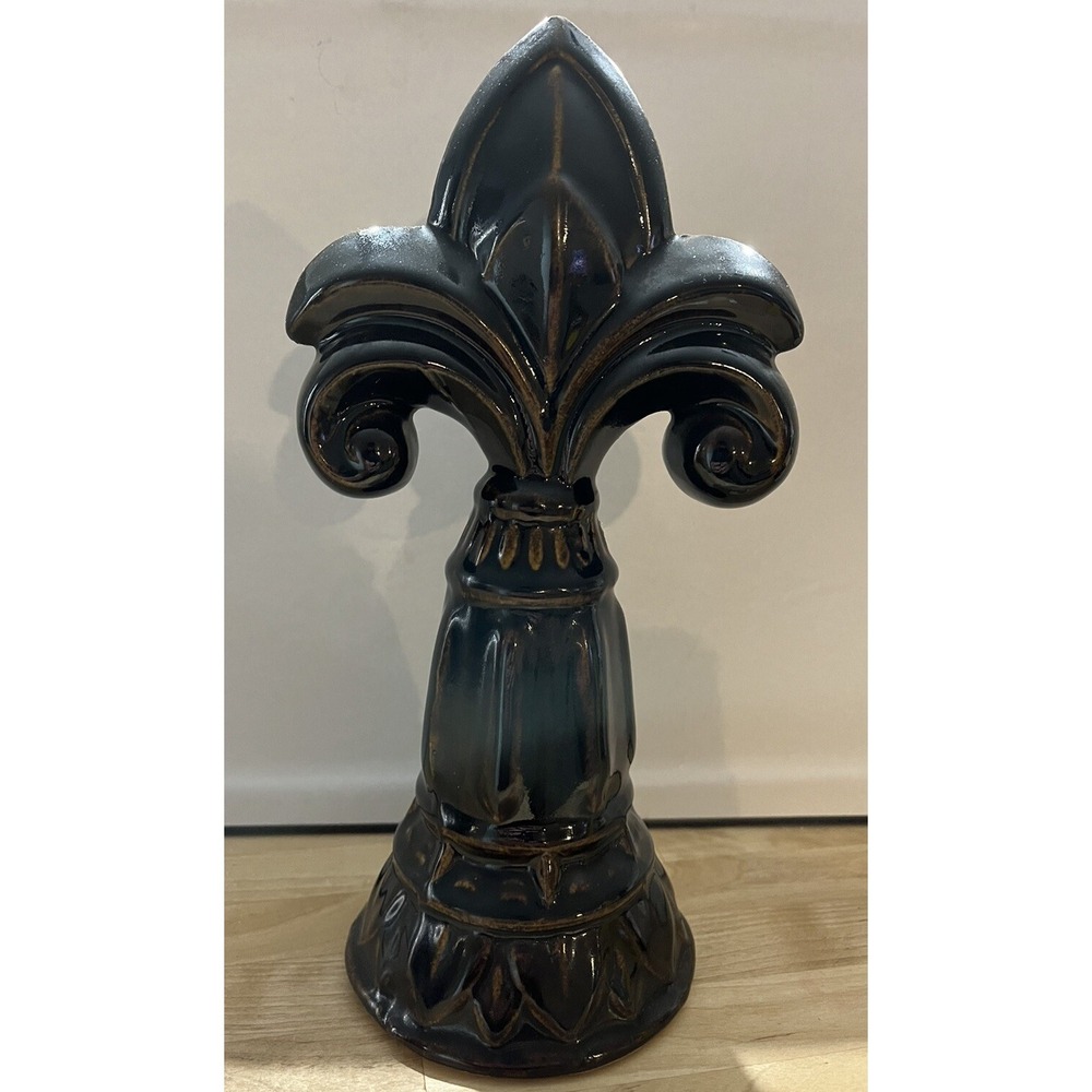 Vintage Ceramic Fleur De Lis‎ Statue